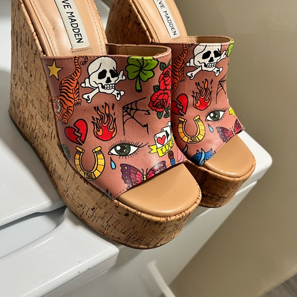 Steve Madden Multicolor Graphic Platform Wedges - Picture 1 of 6